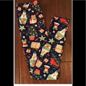🔥NWT🔥 NEW MIX PLUS SIZE CHRISTMAS GIFT LEGGING